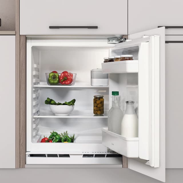 Detalle 2 de Indesit INBUF021: frigorífico bajo encimera integrable para cocina