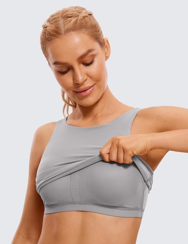 Detalle de CRZ YOGA Butterluxe reggiseno a collo alto con imbottiture rimovibili e schiena a U