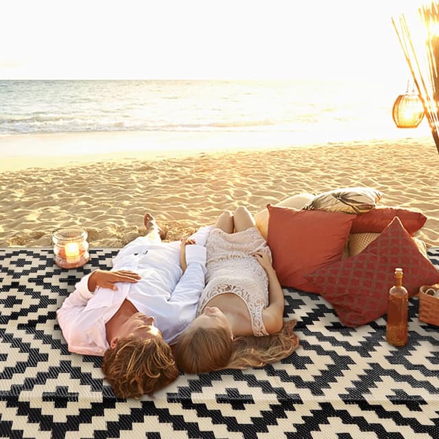 Thumbnail 6 de SAND MINE Waterproof Outdoor Rug 5x8 ft (Plastic Reversible, Black & Beige)