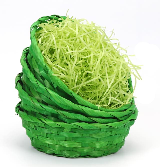 Detalle de Osterkörbchen-Set mit Deko Gras (4 Stück) – grüne Weidenkörbchen zum Befüllen, 22,5 × 7,5 cm