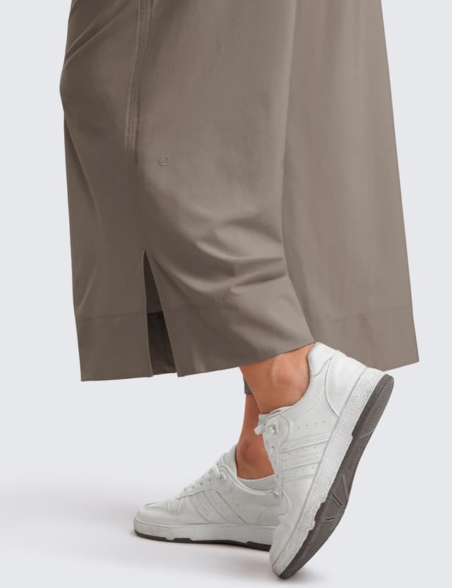 Detalle de CRZ YOGA pantaloni capri leggeri a gamba larga, vita alta e sciolti