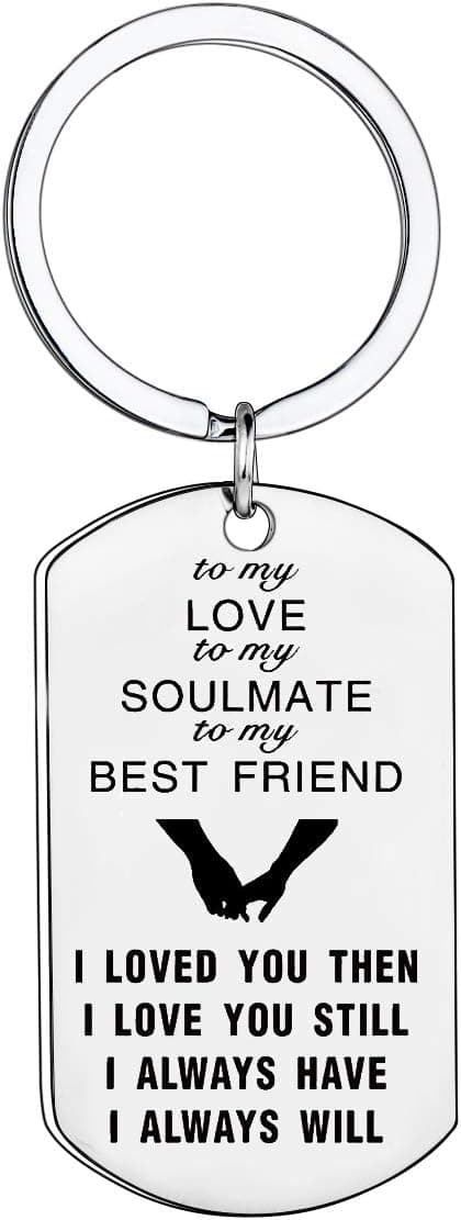 Detalle de MADHAHEFU “To My Love” couple keyring set with stainless steel charm and velvet gift bag
