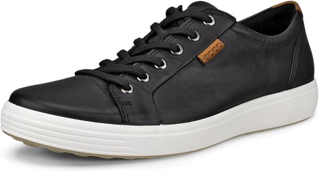 Detalle de ECCO Soft 7 men’s leather trainers with long-lace system and FLUIDFORM comfort