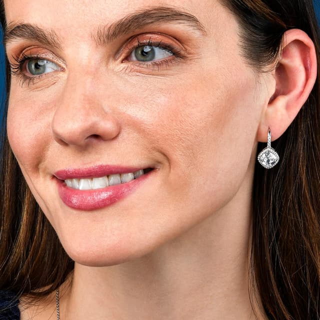 Detalle de Diamond Treats boucles d’oreilles pendantes en argent 925, pierres taille coussin (blanches ou colorées)