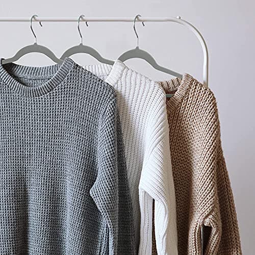 Detalle 2 de EDIESI Ediesi perchas de terciopelo antideslizantes (50 unidades) gris, finas para camisa, pantalón y falda