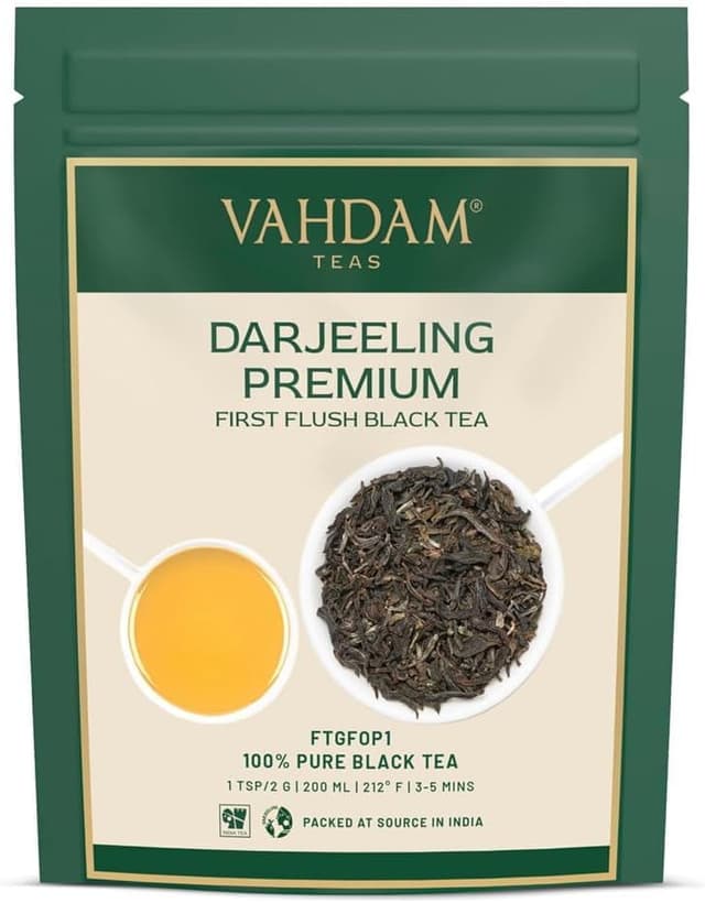 Detalle de VAHDAM Tè Nero First Flush Darjeeling, 50 tazze (100 g) — foglie sciolte dal profilo floreale