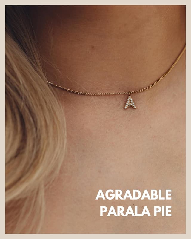 Detalle 2 de GD GOOD.designs Cadena de letras de oro