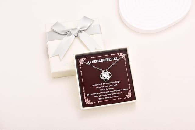 Detalle 2 de USEEDOVIA Herz-Kette als Geschenk: wasserfeste Halskette mit Zirkonia-Anhänger (40 cm) in Weiß vergoldet