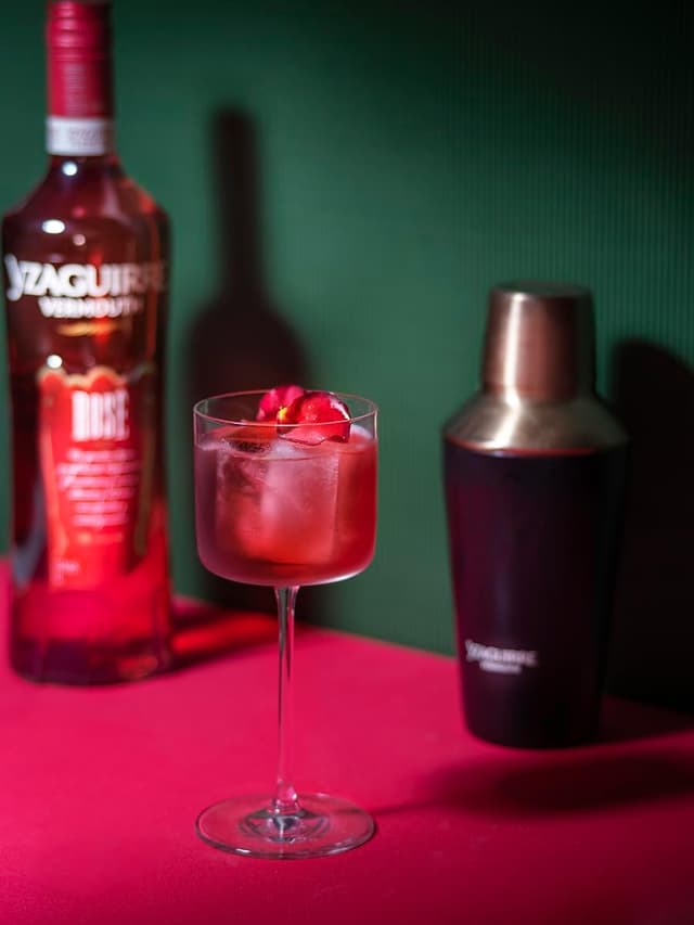 Thumbnail 5 de Yzaguirre Vermouth Rosado 1L 🍷