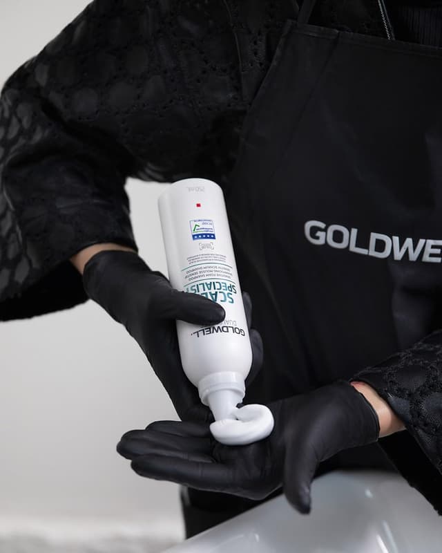 Detalle de Goldwell Dualsenses Scalp Specialist Sensitive Foam Shampoo (pH neutral, fragrance-free) 250ml