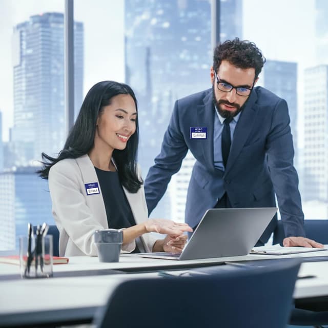 Detalle 2 de Vicloon Name Badges with Clip and Pin (50 Clear Badge Holders) – waterproof PVC ID card holders for staff, school and events