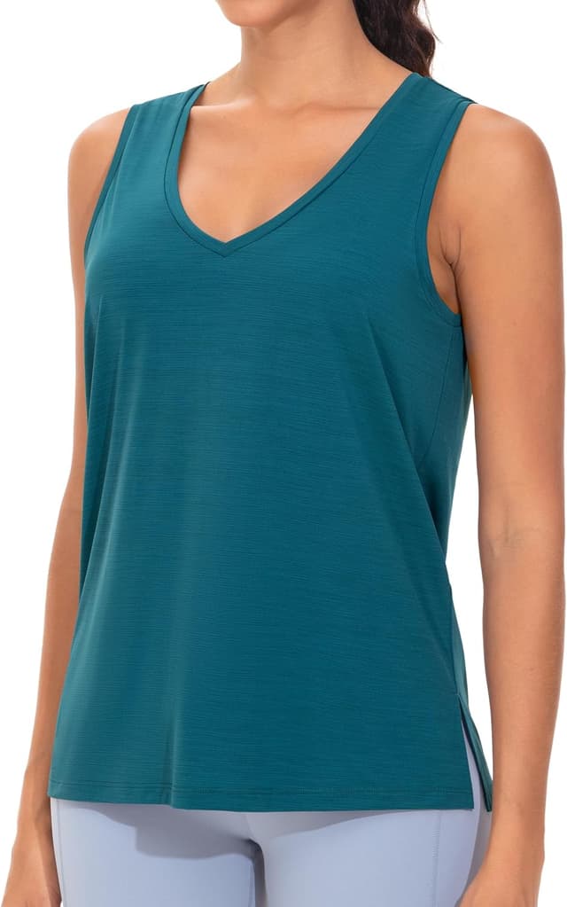 Detalle de THE GYM PEOPLE DĂ©bardeur col V respirant đ§â