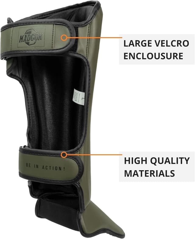 Detalle de MADGON Paratibie kick boxing e Muay Thai con imbottitura, protezione per tobillo e sacca