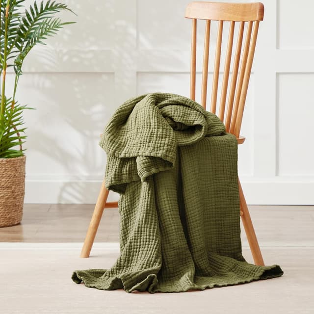 Detalle 2 de Kozyhvn 100% Cotton Muslin Blanket (Twin 66" x 90") in Olive Green