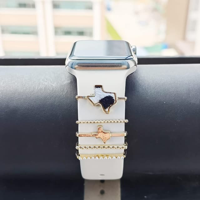 Detalle de YuiYuKa 5er-Set Charm-Anhänger für Apple Watch Armband (20–21 mm) aus Edelstahl – für 46/42/44/40/41/45/38/49 mm