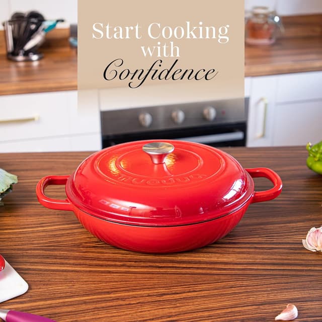 Detalle de Nuovva Shallow Cast Iron Casserole with Lid (3.7-Quart, 30cm) – Enamelled Non-Stick Dutch Oven Pot, Red