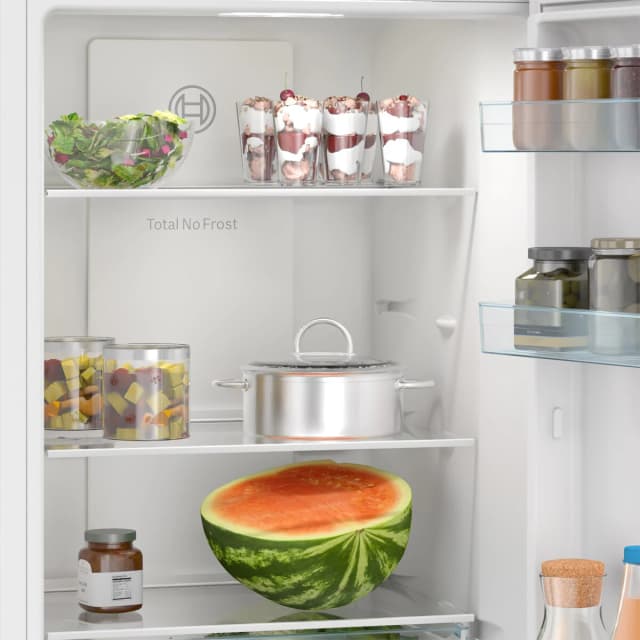 Detalle 2 de Bosch frigorífico combi Total NoFrost KGN33NWDA reacondicionado grado D (279 litros)