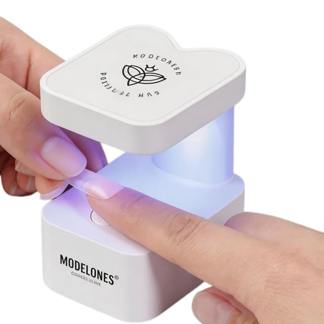 Detalle de modelones Mini UV Light for Gel Nails (2 Timer Modes, USB Portable LED Lamp)