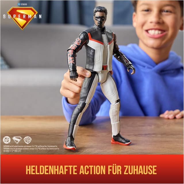 Detalle 2 de DC Comics Superman: Action-Figur Mr. Terrific (30 cm) von der Spin-Master Superman-Filmreihe
