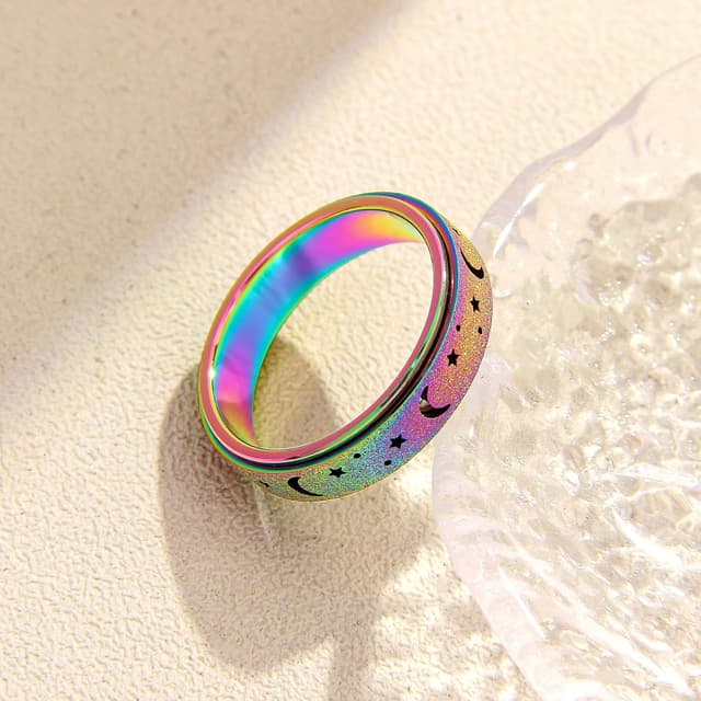 Detalle 2 de LuckyAmor Anxiety Spinner Ring for Women (Moon & Stars) – Rotating Stainless Steel Band Jewelry