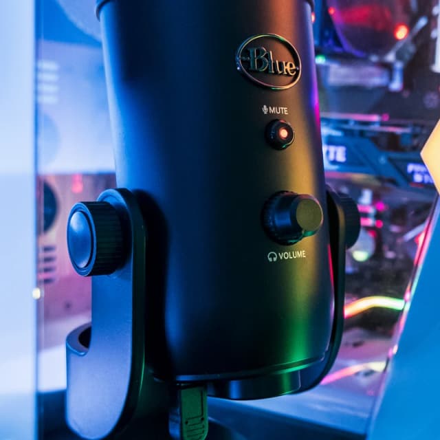 Thumbnail 10 de Blue Yeti Blackout – USB-Mikrofon mit 4 Richtcharakteristiken für Podcast, YouTube & Musik