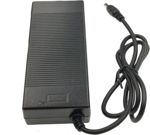 Detalle 2 de YYHQQBAD 36V-Ladegerät (42V) mit 2 A Ausgang – passend für 10-Serien 36V E‑Bike-Akkus