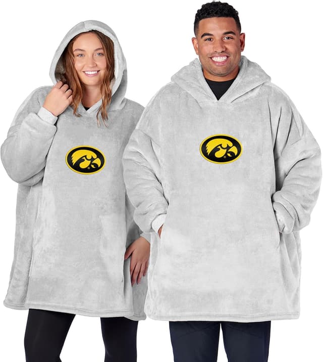 Detalle de Northwest NCAA Hoodler Oversized Sherpa Pullover with Embroidered Logo (Plush Fleece Blanket Sweatshirt)