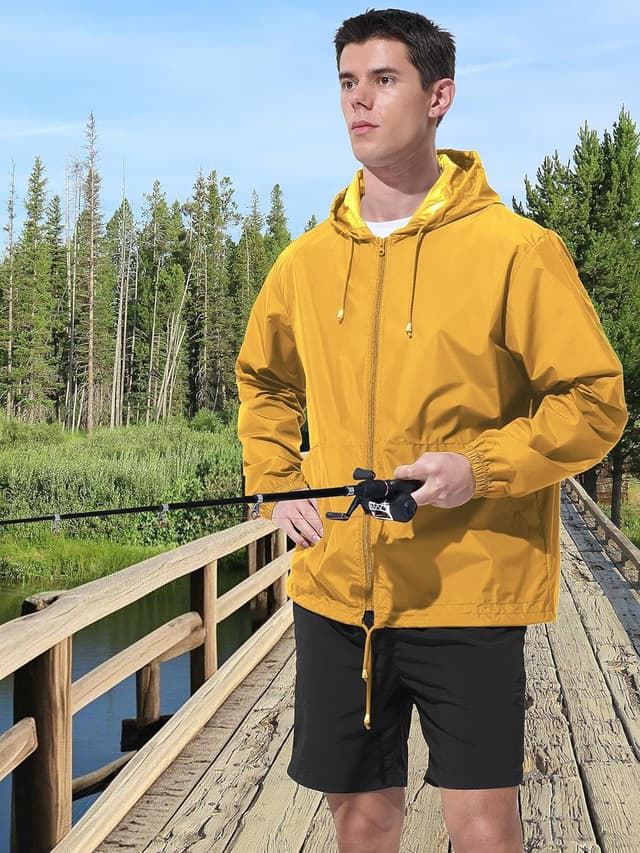 Detalle de UIQUR Men’s Rain Jacket Raincoat Windbreaker (Waterproof, Packable, Hooded)