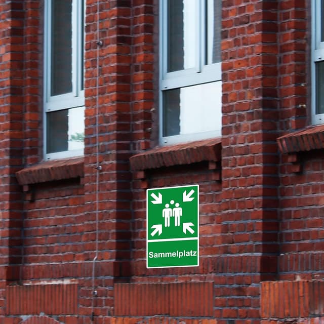 Detalle de STROBO XXL Sammelplatz Hinweisschild (40 x 30 cm) aus 5 mm Hartschaumplatte mit UV-Schutz