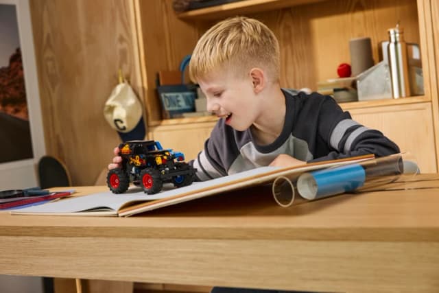 Thumbnail 10 de LEGO Technic Grave Digger 42219