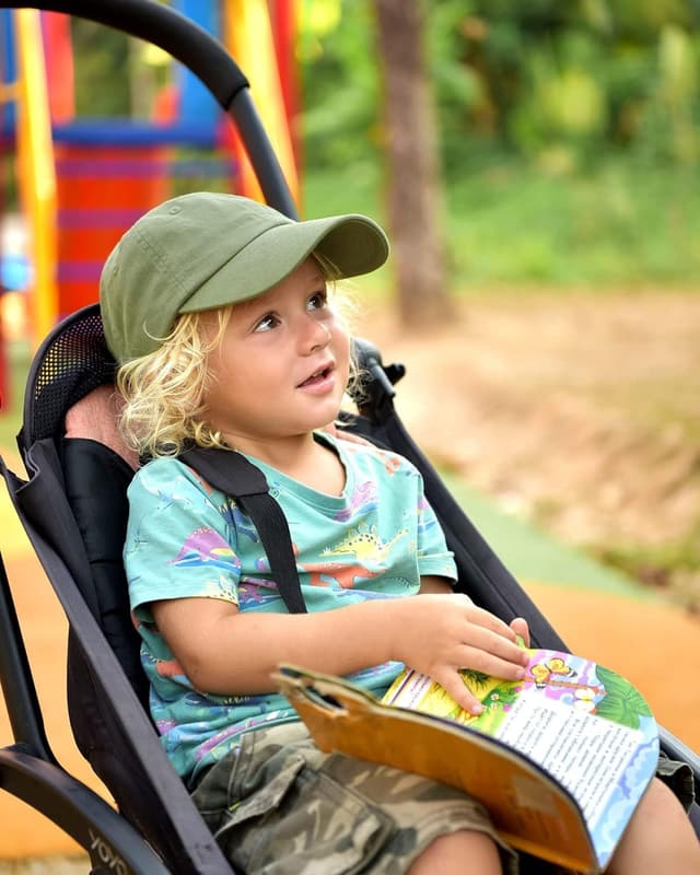 Detalle de FURTALK UV-Schutz Basecap für Kinder (Unisex) aus Baumwolle mit verstellbarem Verschluss