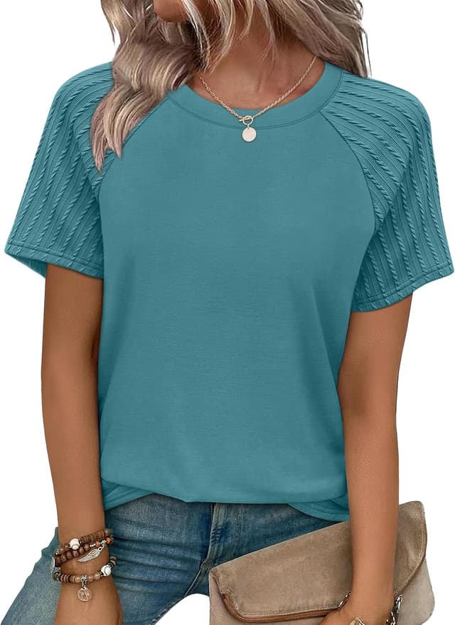 Detalle de WIHOLL Women’s Summer Short-Sleeve Crew Neck Tops with Curved Hem (Trendy Pleated Front)