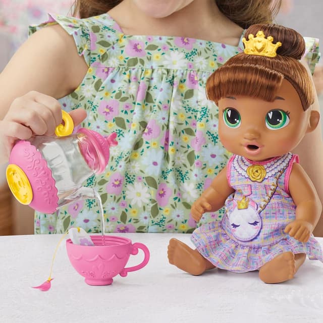 Detalle 2 de Baby Alive Bubbly Tea Party Sophia Sparkle Doll (11-Inch) with Teapot Accessories