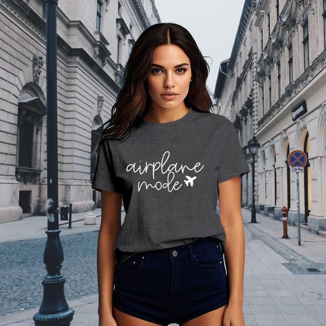 Detalle de Qskall Airplane Mode travel T shirt