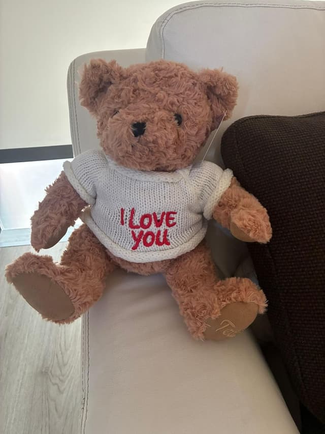 Detalle de LEIGHT Orsacchiotto di peluche bianco “I Love You” con maglione lavorato – 35 cm