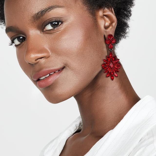 Detalle 2 de Boucles d’oreilles pendantes Clearine en cristal strass, motif goutte d’eau – bijoux vintage pour femme