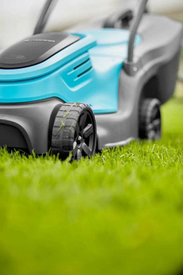 Detalle de GARDENA PowerMax 30/18V P4A Solo – Akku-Rasenmäher für bis zu 150 m²