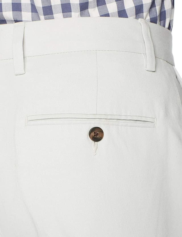 Detalle de Amazon Essentials Men’s Classic Fit Wrinkle-Resistant Flat-Front Chino Trousers (Big & Tall options)