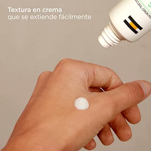 Detalle 2 de ISDIN Baby Naturals Crema Facial Hidratante Diaria para Bebé (92% origen natural) 50 ml