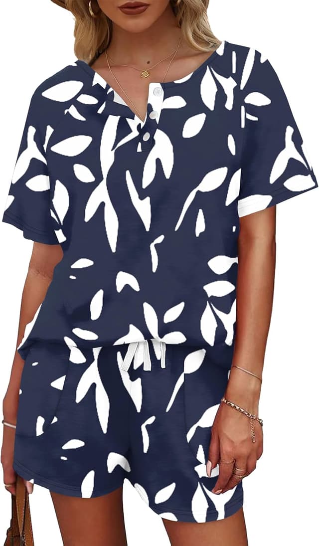 Detalle de WIHOLL Women’s 2-Piece Lounge Set (Button-Down Top + Drawstring Shorts with Pockets)