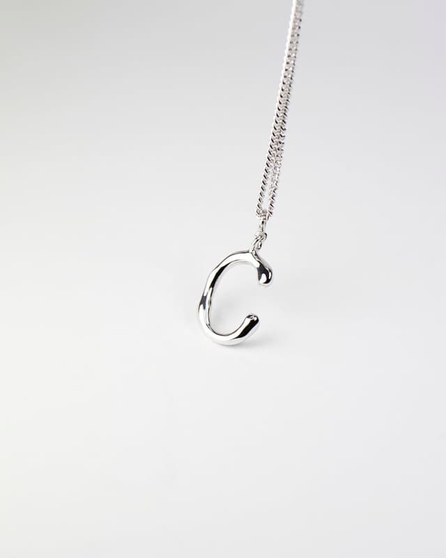 Thumbnail 3 de SINGULARU Charm Letter XL pendente iniziale 2,5 cm