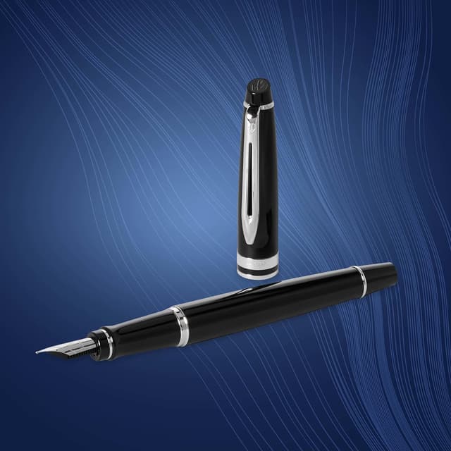 Detalle de Waterman Expert Fountain Pen in Gloss Black with Chrome Trim (Medium Nib) – Gift Box