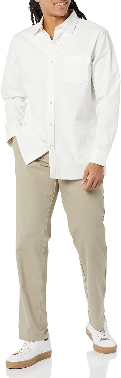 Detalle de Amazon Essentials Men’s Straight Fit Wrinkle-Resistant Flat-Front Chino Trousers