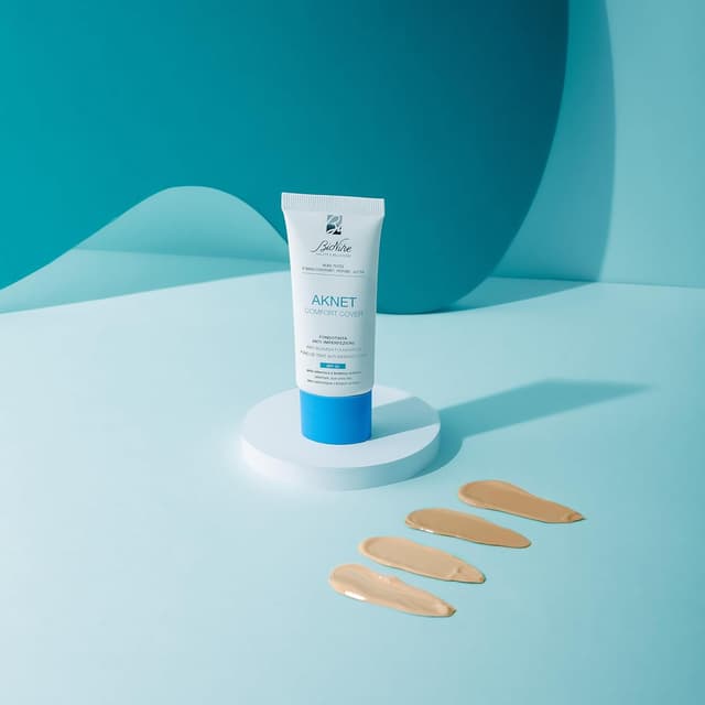 Detalle de BioNike Aknet Comfort Cover 104 Biscuit 30 ml