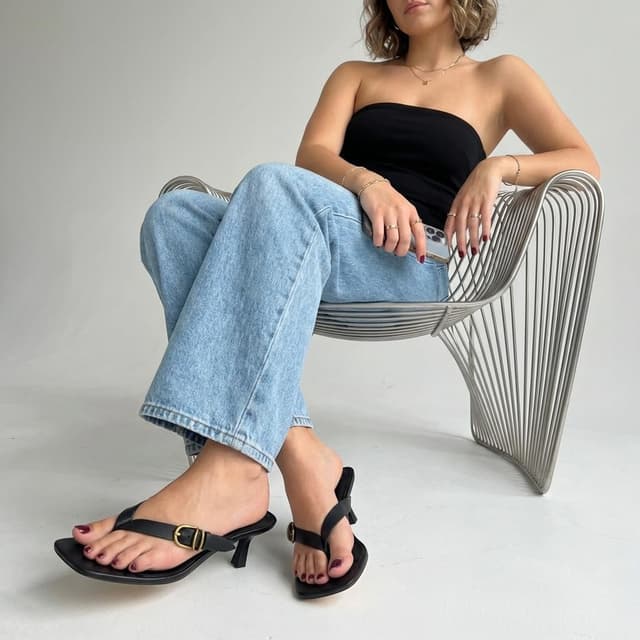 Thumbnail 6 de CUSHIONAIRE Marlin Low Kitten Heels for Women with Adjustable Buckle Closure