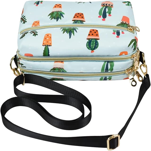 Detalle de YANAIER women’s compact crossbody bag with multi-pocket phone pouch design