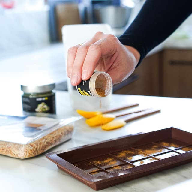 Detalle 2 de DiBYS Set Cioccolato di Dubai con stampo e ingredienti 🍫