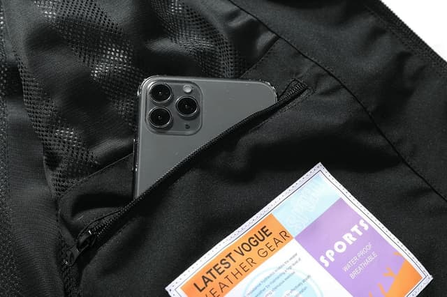 Detalle 2 de MOERDENG Women’s Waterproof Lightweight Rain Jacket Hooded Softshell Windbreaker