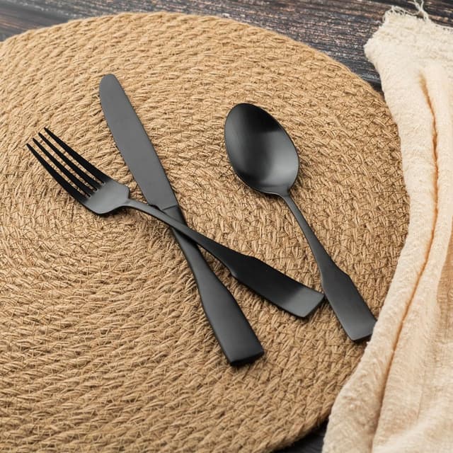 Detalle de Alata Kate Black Satin 40-Piece Silverware Set (Service for 8) — 18/0 Stainless Steel Flatware, Dishwasher Safe