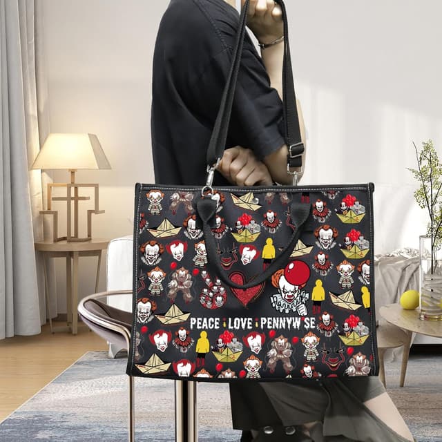 Detalle de LEVLO Cosmetic Make Up Bag – Peace Love Pennywise zipper pouch